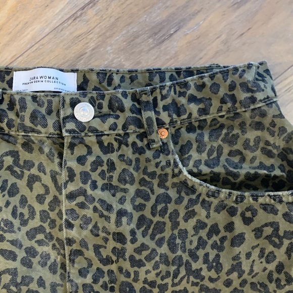 Zara-Cheetah skirt - Picture 3 of 3